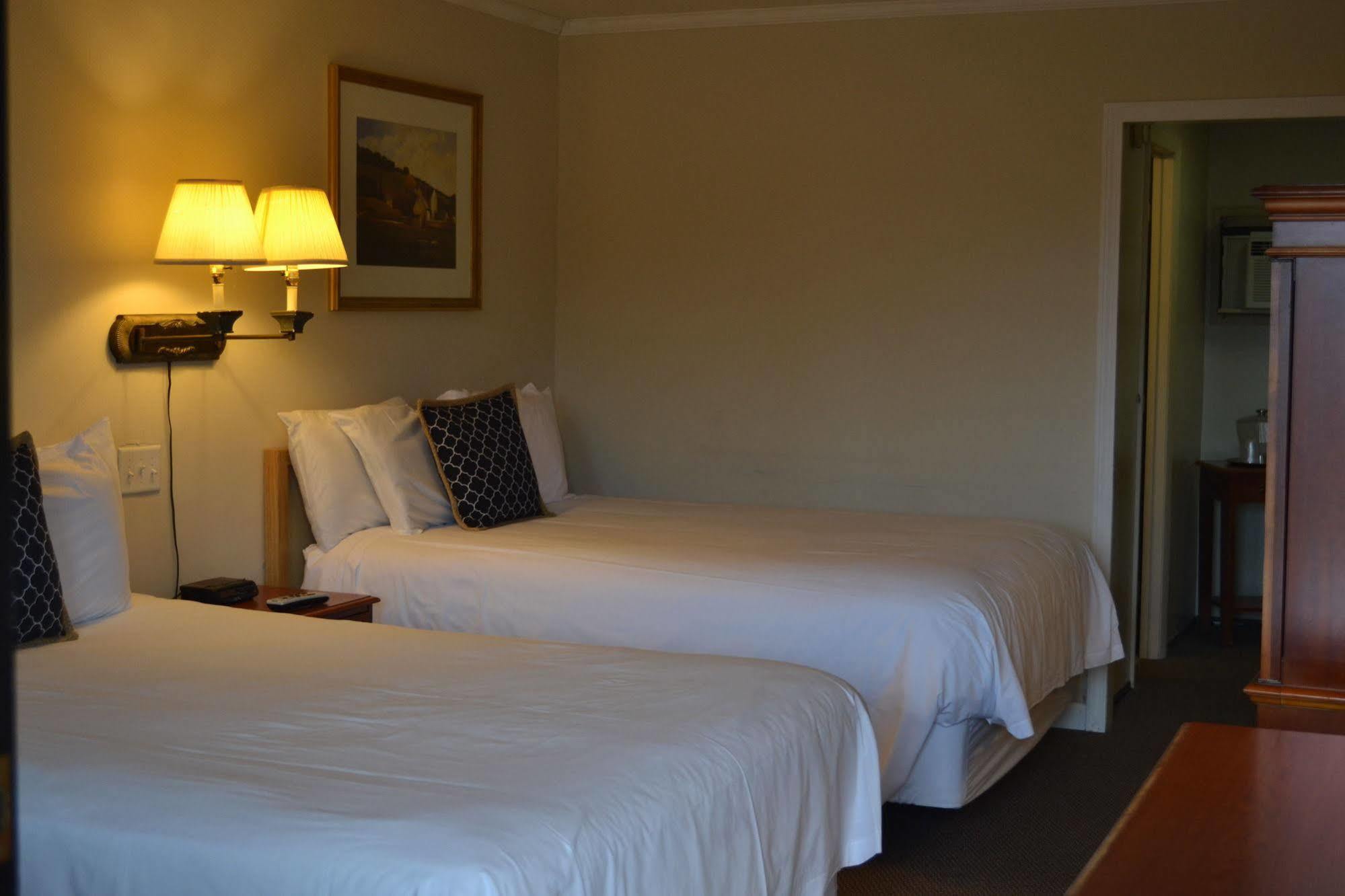 Henniker Motel Zewnętrze zdjęcie