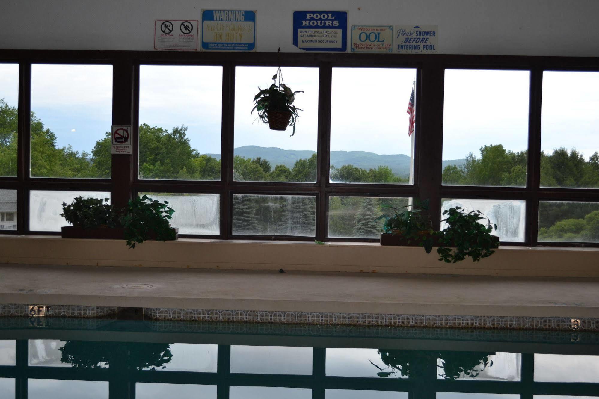 Henniker Motel Zewnętrze zdjęcie